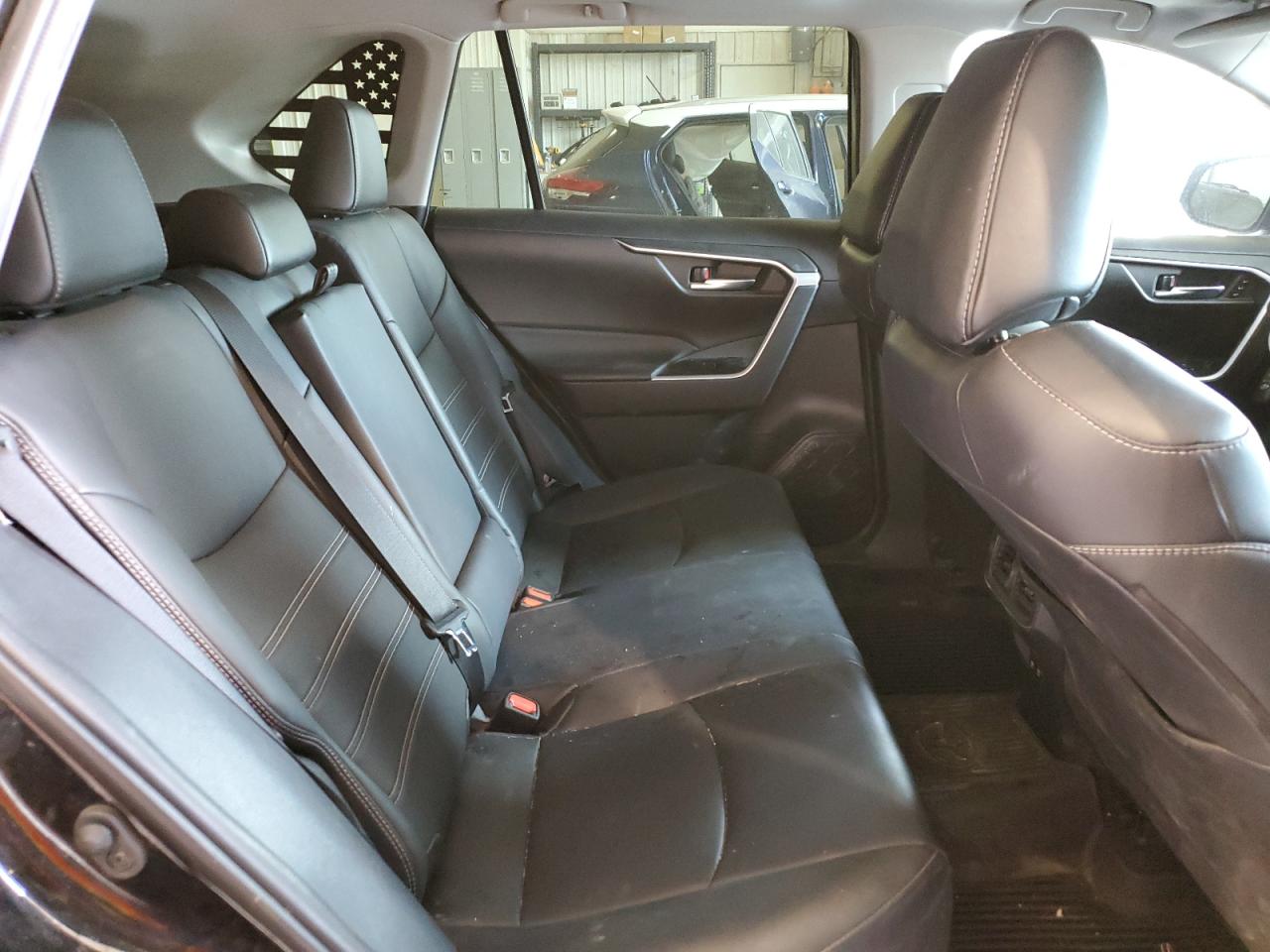 TOYOTA RAV4 XLE PREMIUM