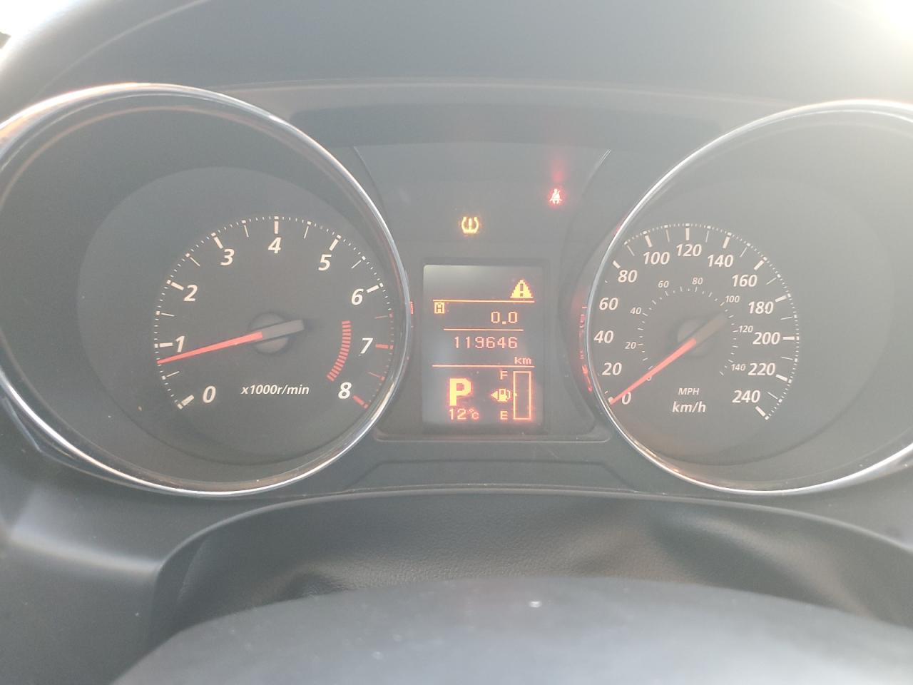 MITSUBISHI OUTLANDER SE