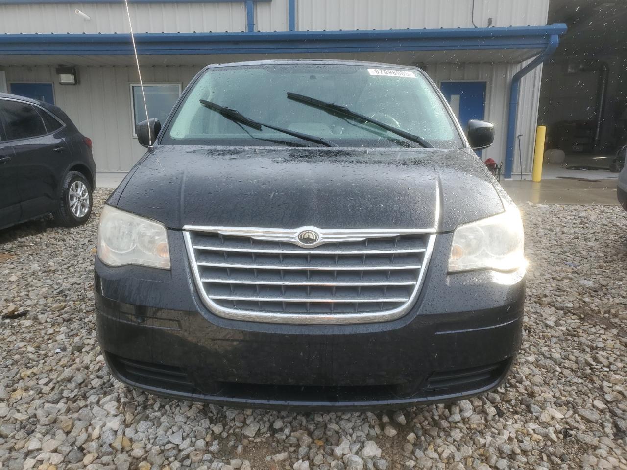 CHRYSLER TOWN & COUNTRY LX