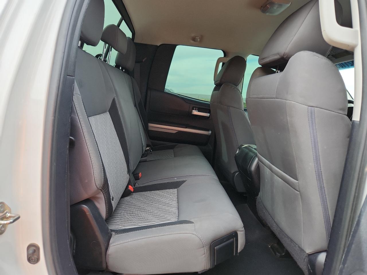 TOYOTA TUNDRA DOUBLE CAB SR