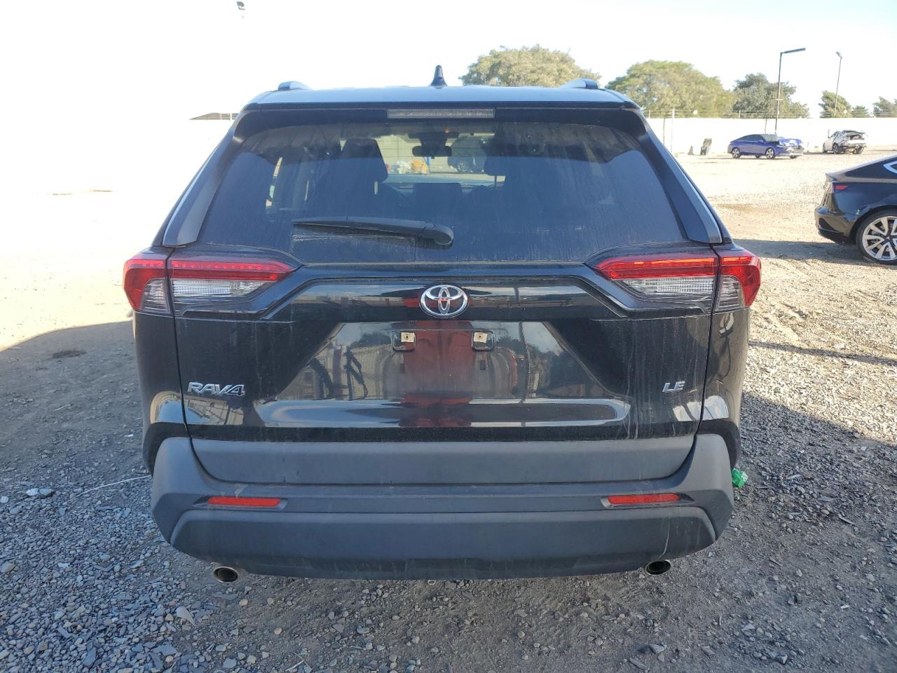 TOYOTA RAV4 LE