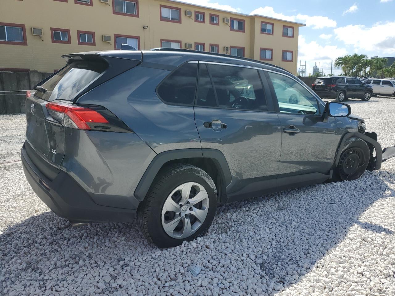 TOYOTA RAV4 LE