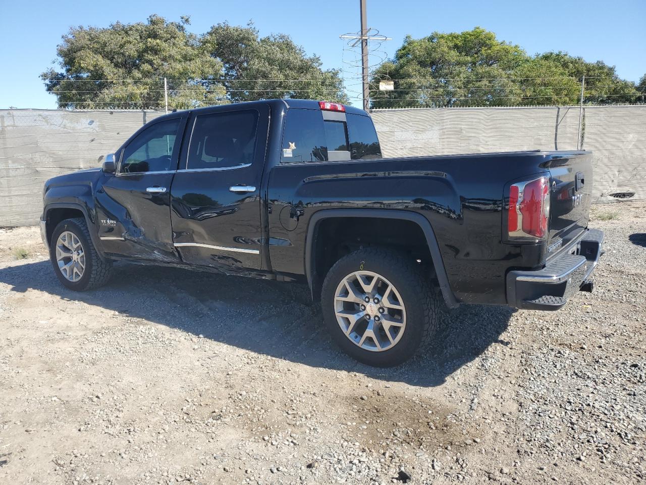 GMC SIERRA C1500 SLT