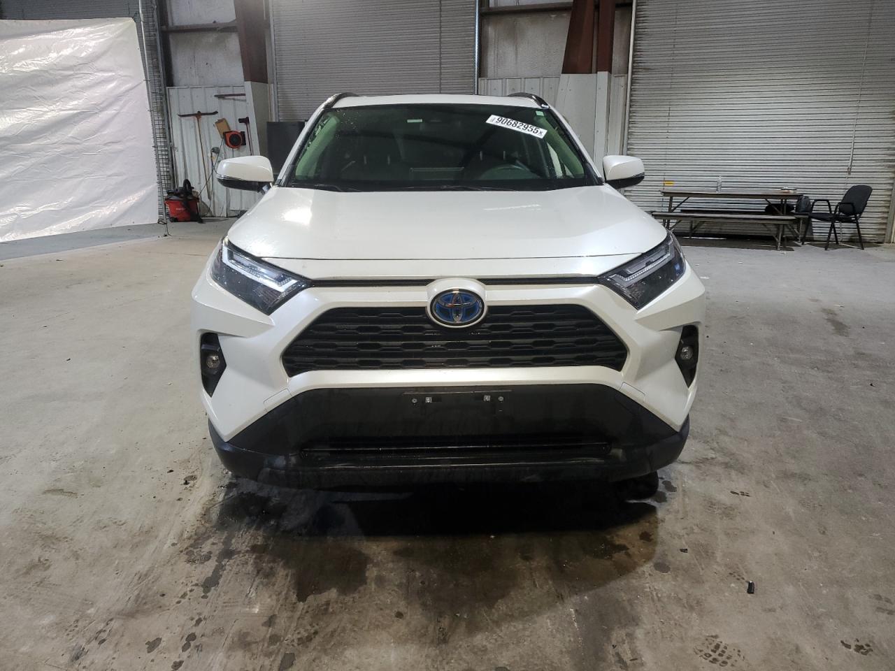 TOYOTA RAV4 XLE PREMIUM