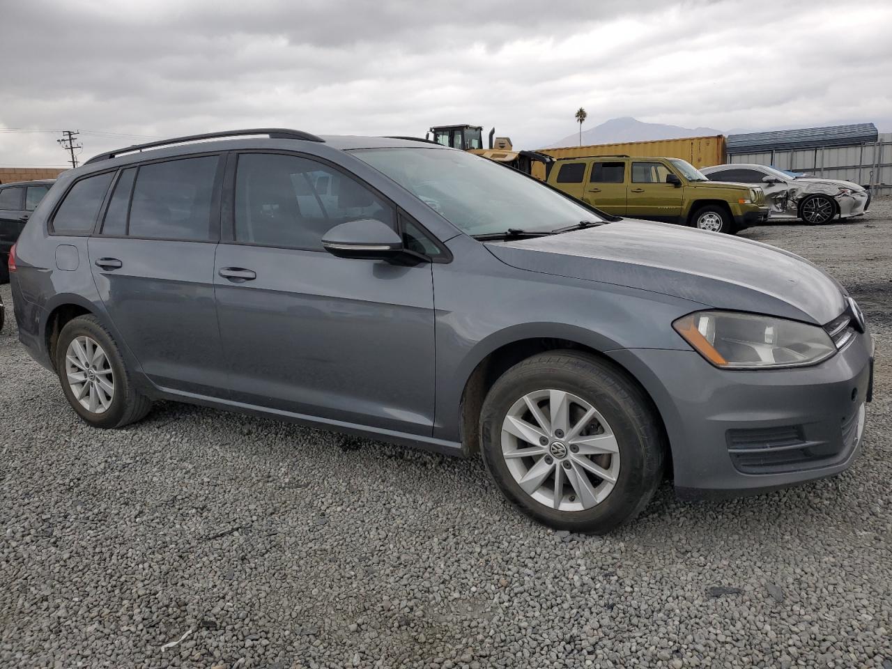 VOLKSWAGEN GOLF SPORTSVAN S