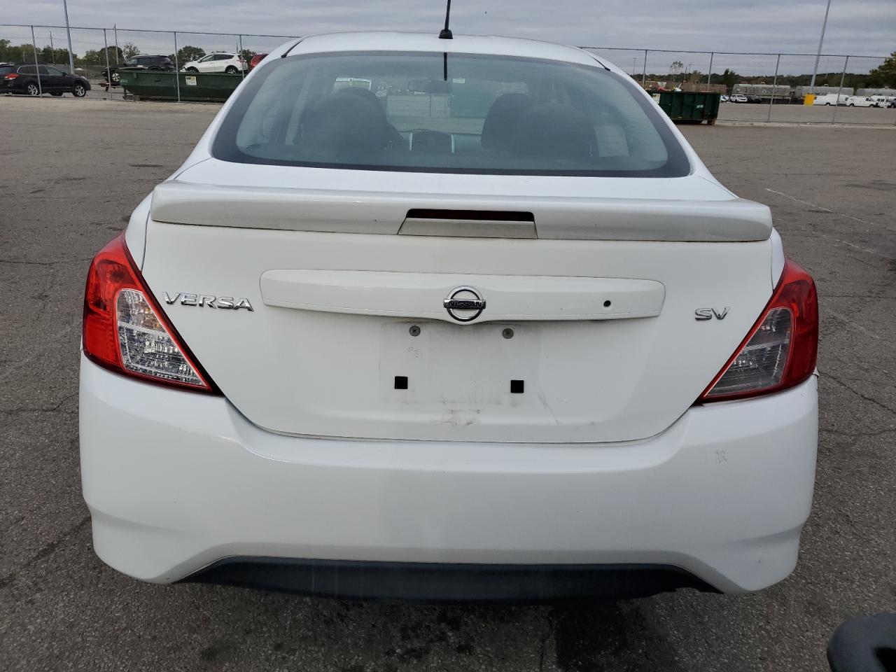 NISSAN VERSA S