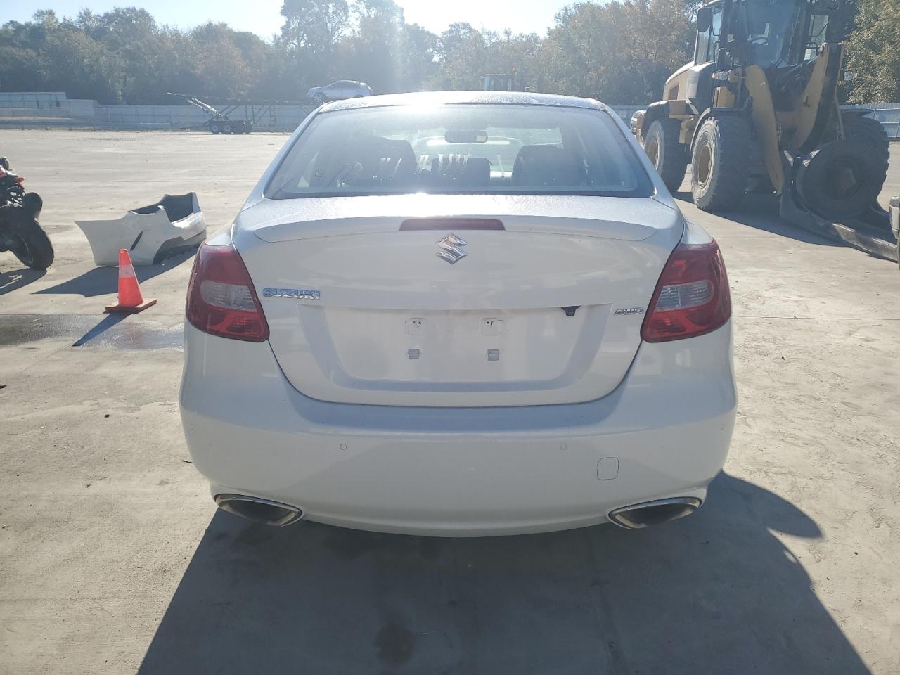 SUZUKI KIZASHI SPORT SLS