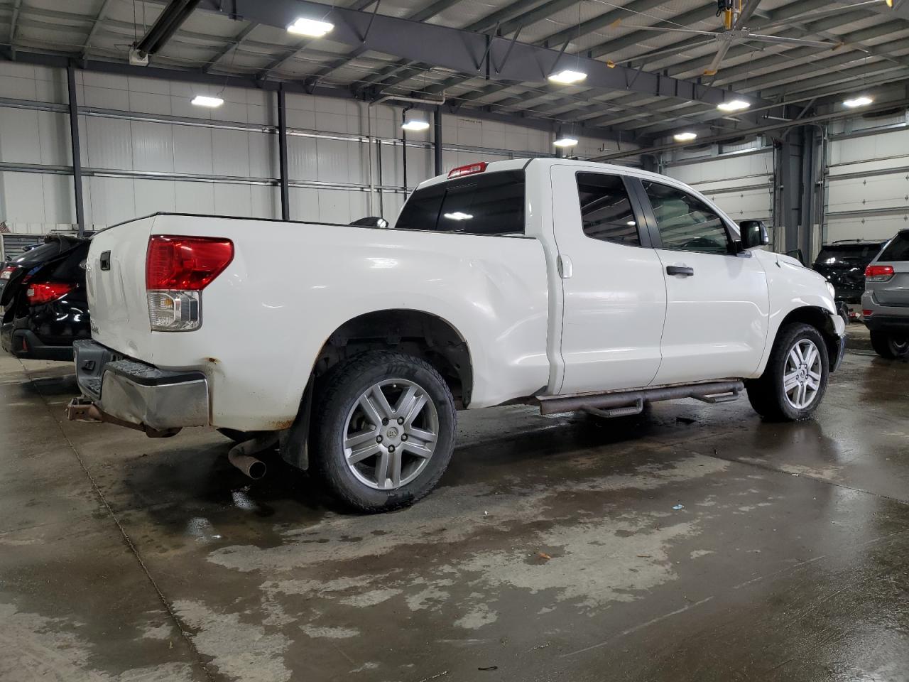 TOYOTA TUNDRA DOUBLE CAB SR5
