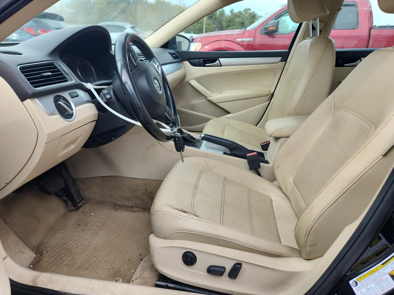 VOLKSWAGEN PASSAT SE