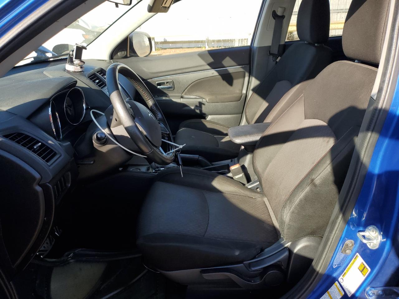 MITSUBISHI OUTLANDER ES