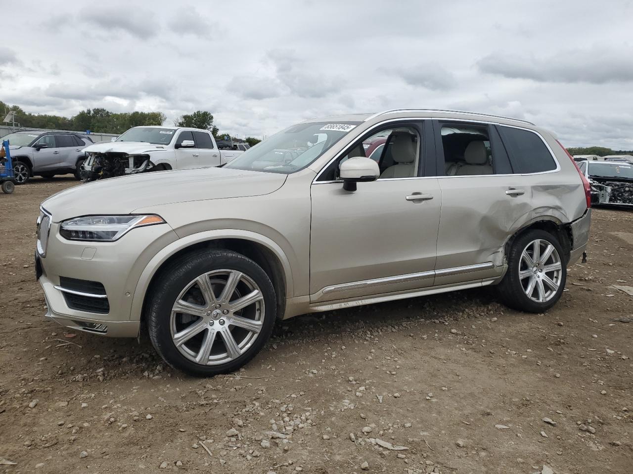 VOLVO XC90 T6