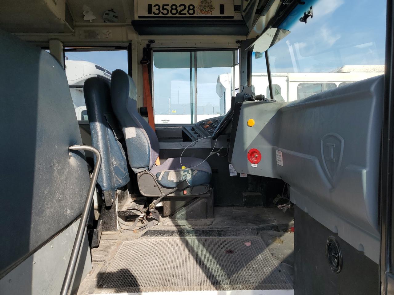 Lot #3280385952 2013 IC CORPORATION CE SERIES SCHOOL