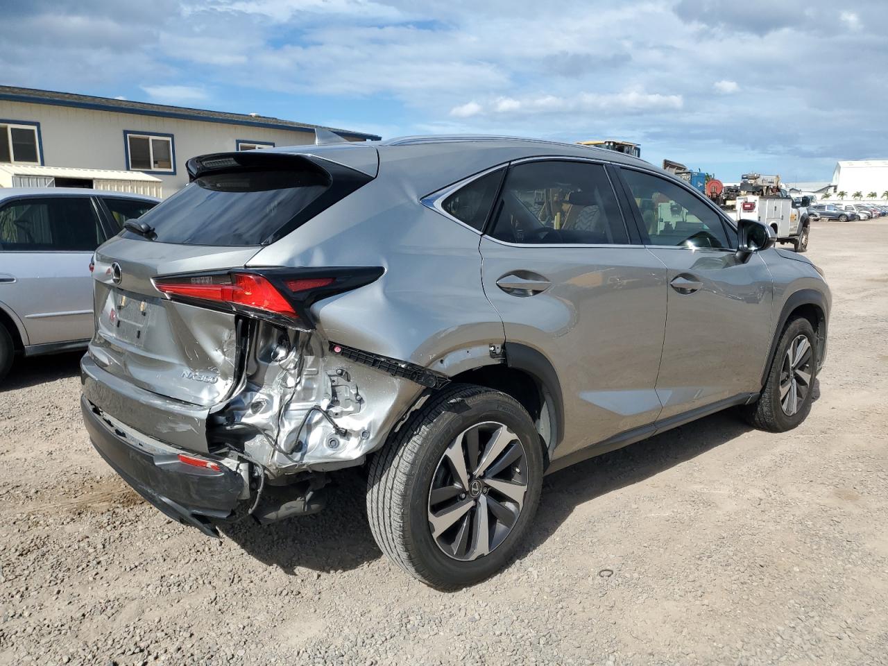 LEXUS NX 300 BASE
