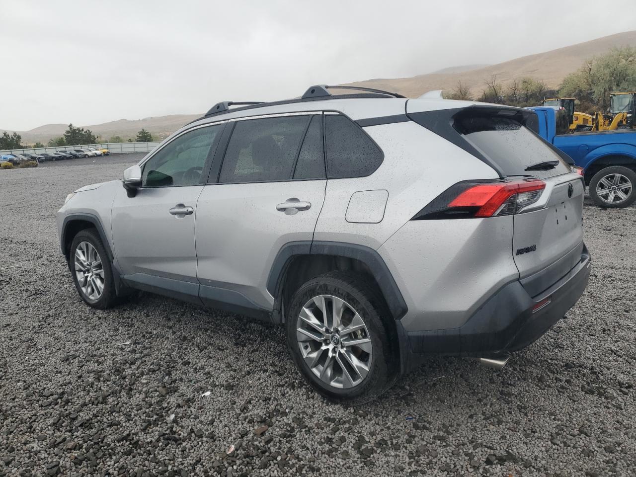 TOYOTA RAV4 XLE PREMIUM