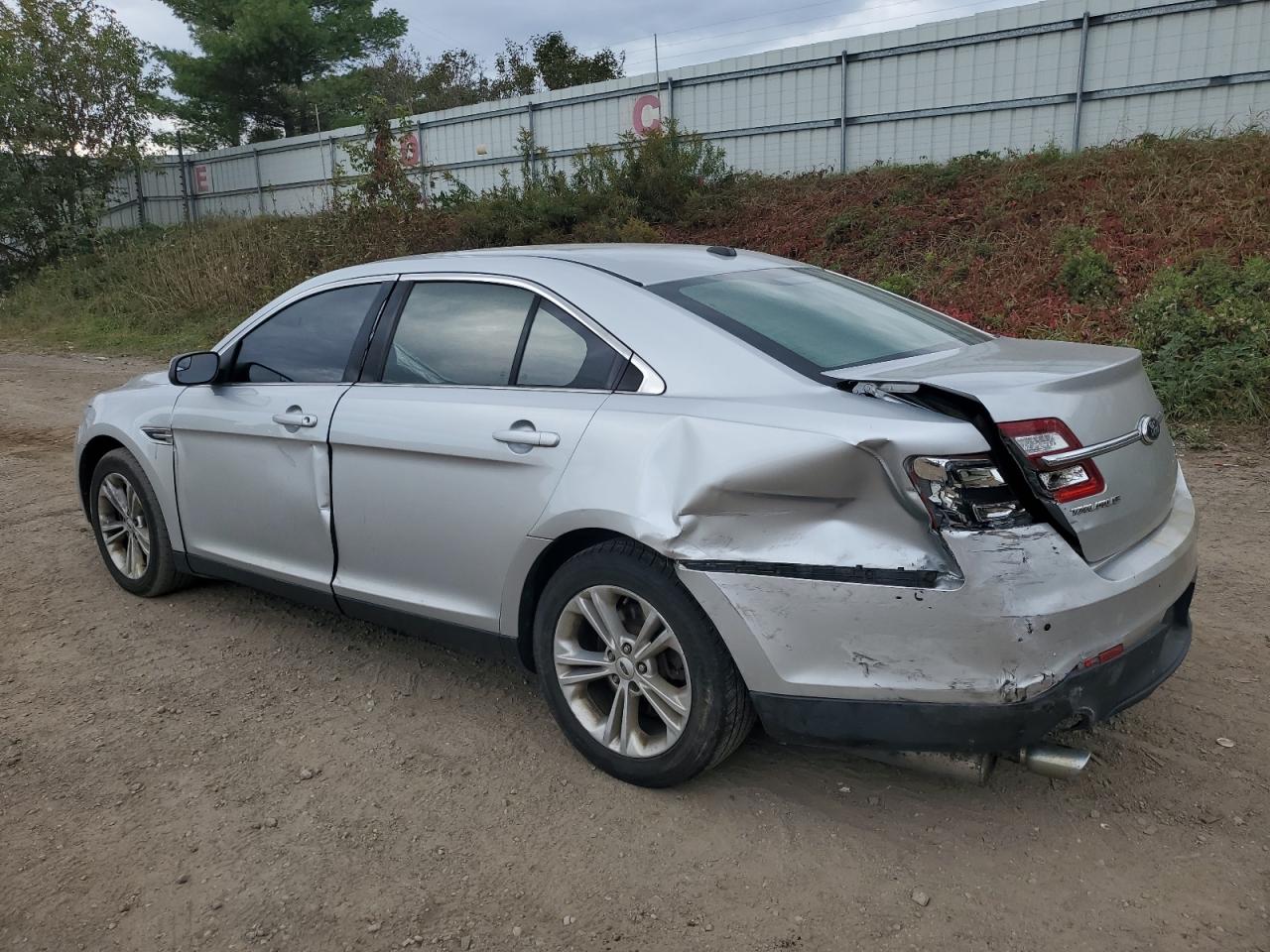 Lot #3302733020 2013 FORD TAURUS SEL