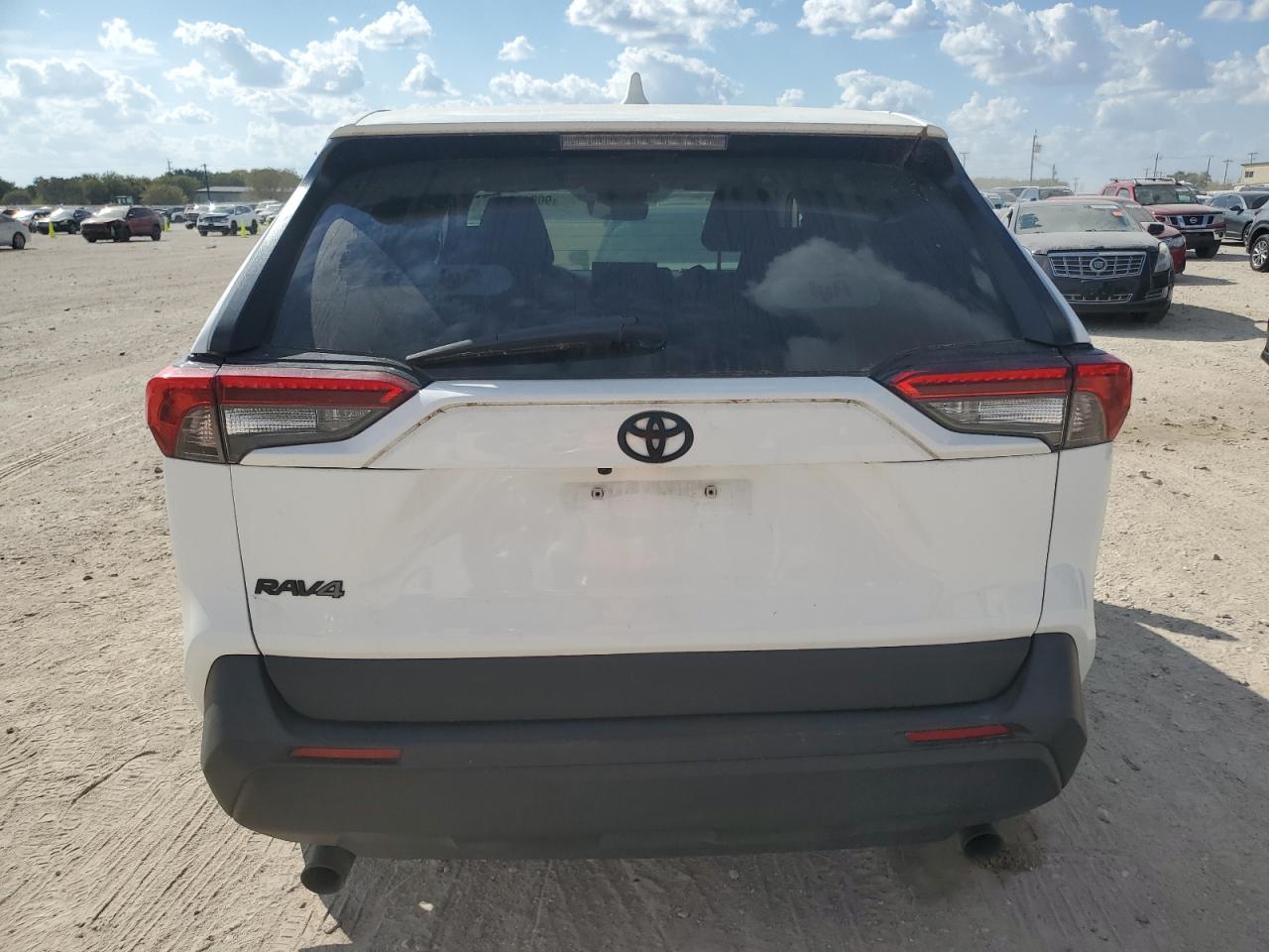 TOYOTA RAV4 LE