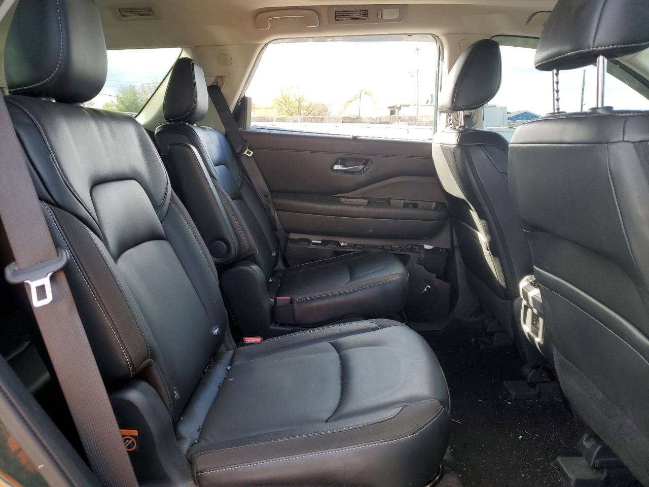 NISSAN PATHFINDER SL