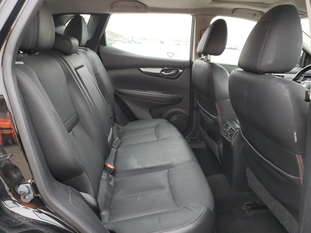 NISSAN ROGUE SPORT S