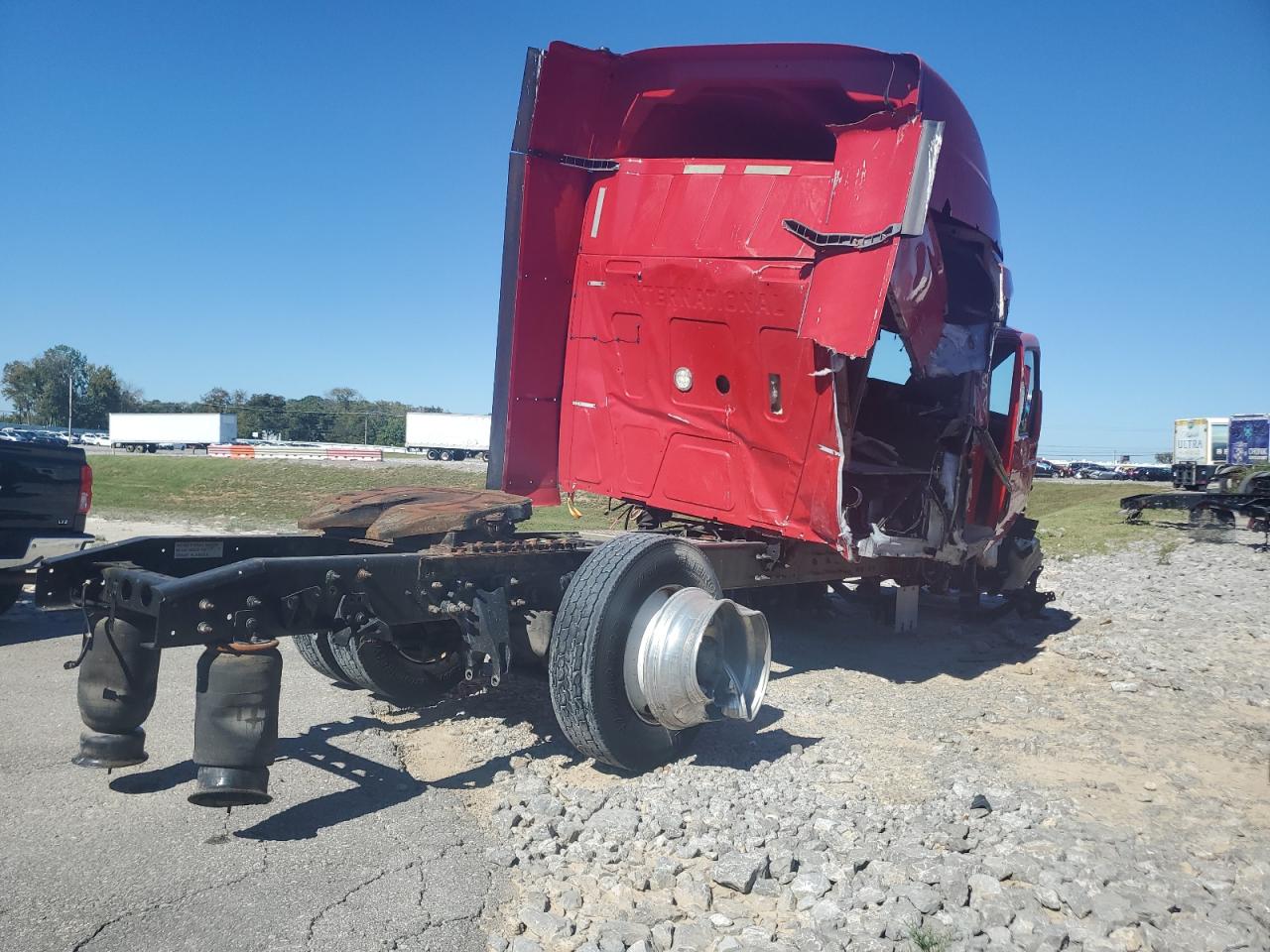 Lot #3268270035 2020 INTERNATIONAL LT625