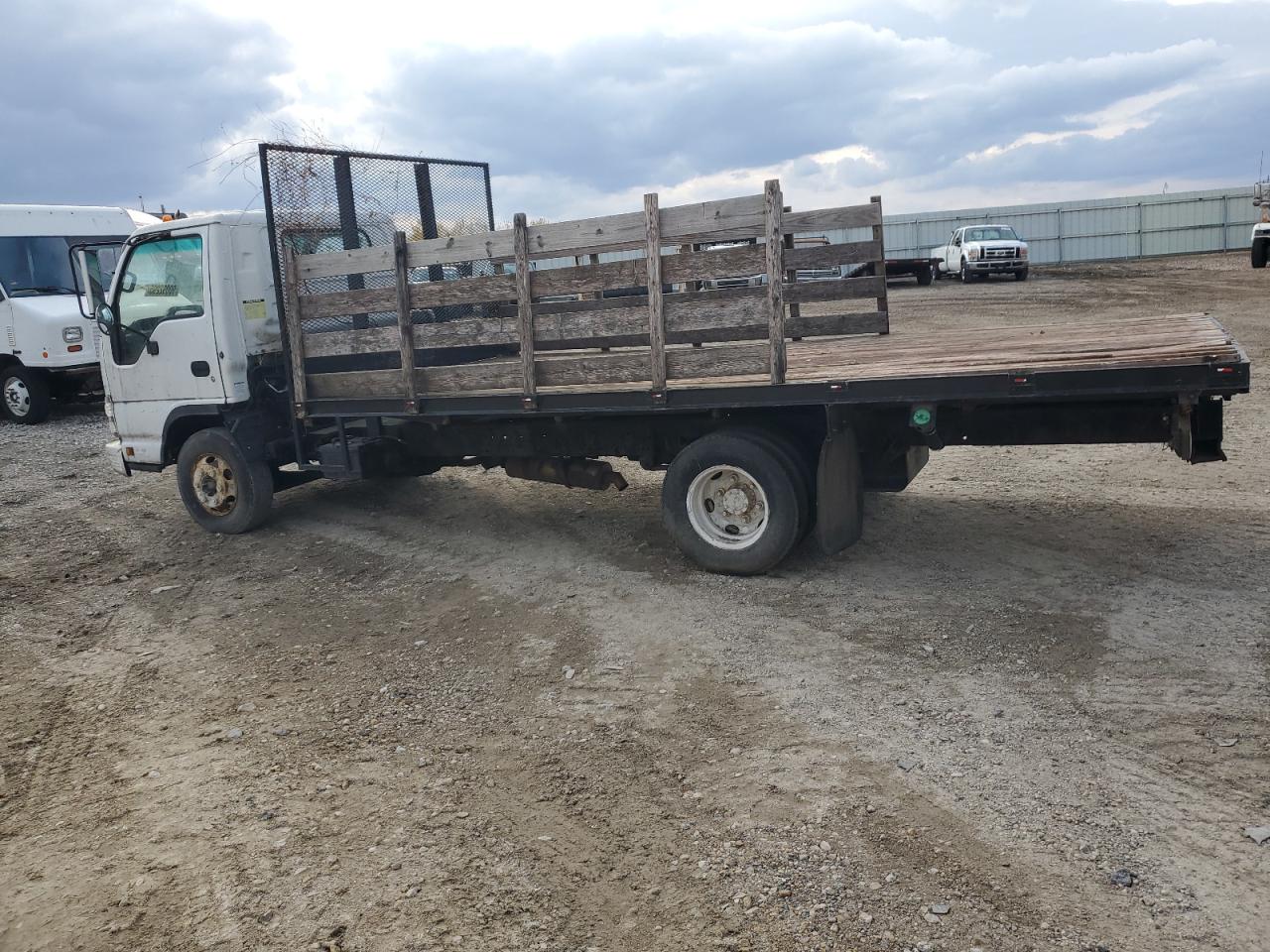 Lot #3285637321 2007 ISUZU NPR