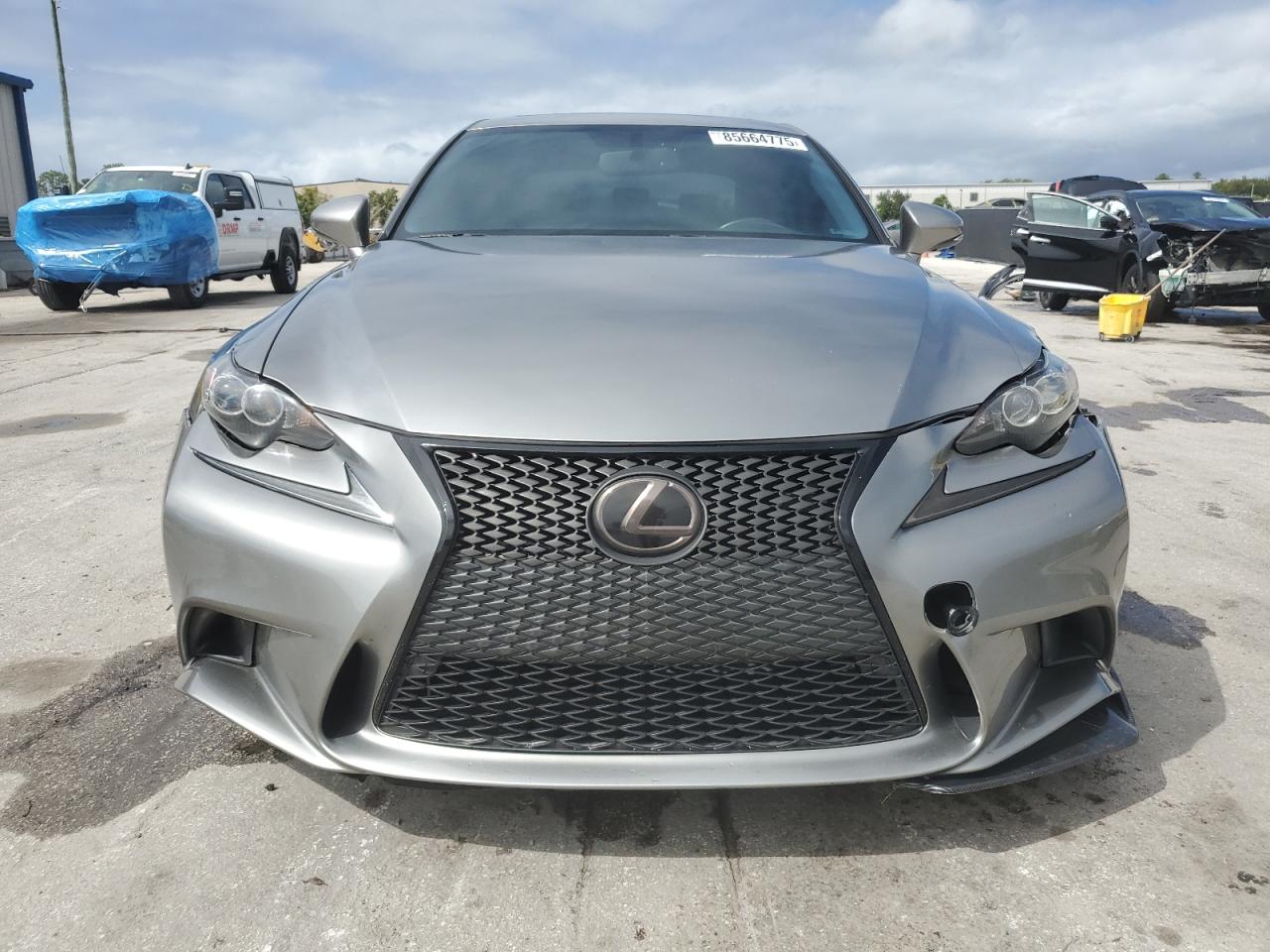 LEXUS IS 200T