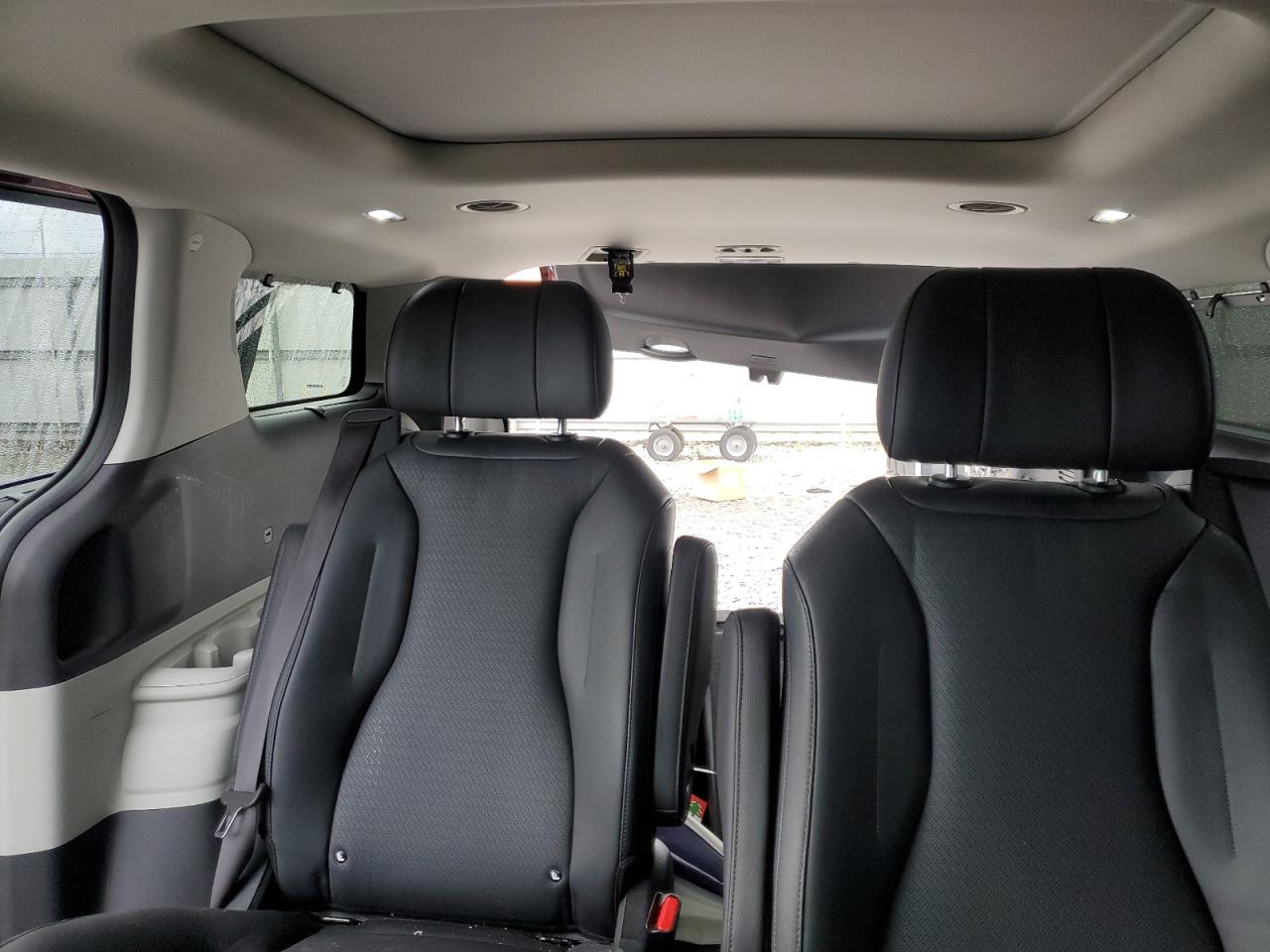 KIA CARNIVAL SX PRESTIGE