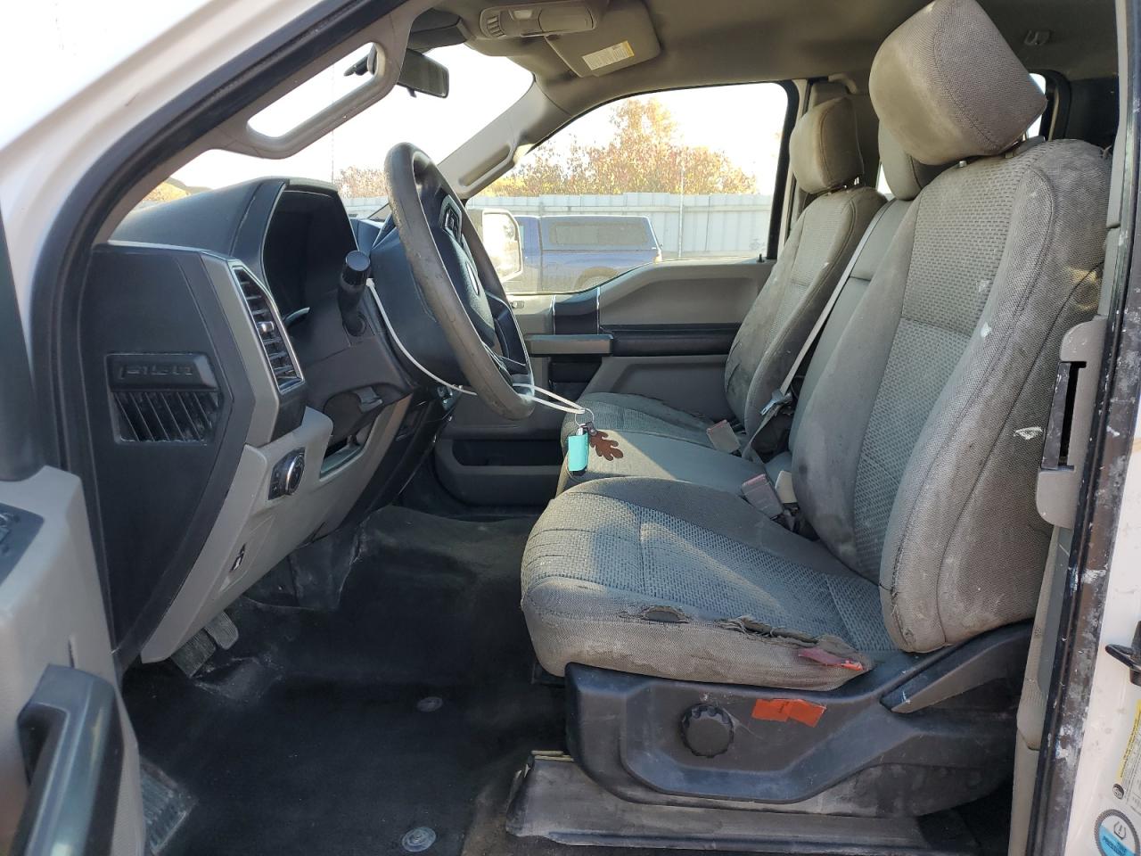 FORD F-150 SUPER CAB