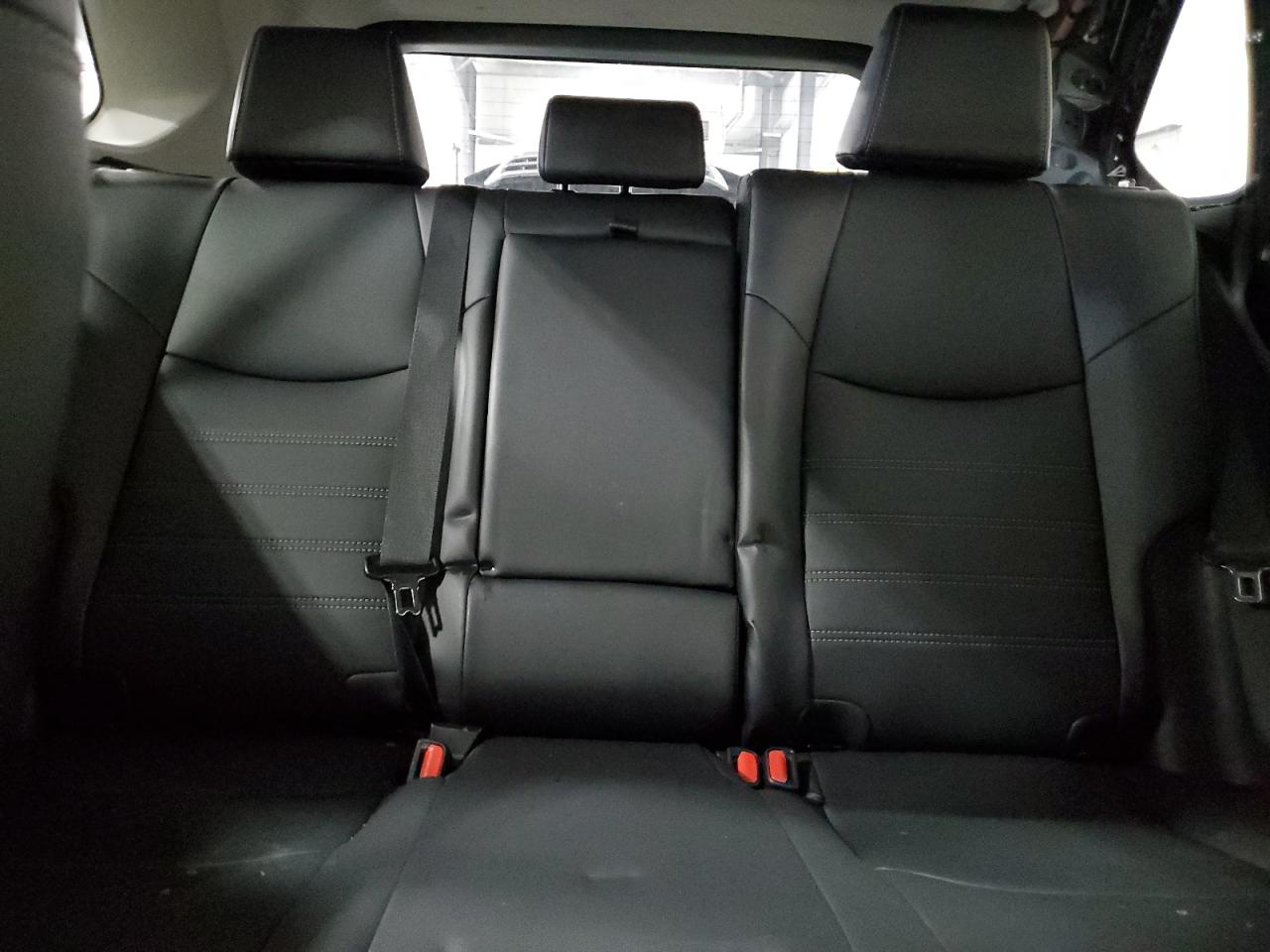 TOYOTA RAV4 XLE PREMIUM