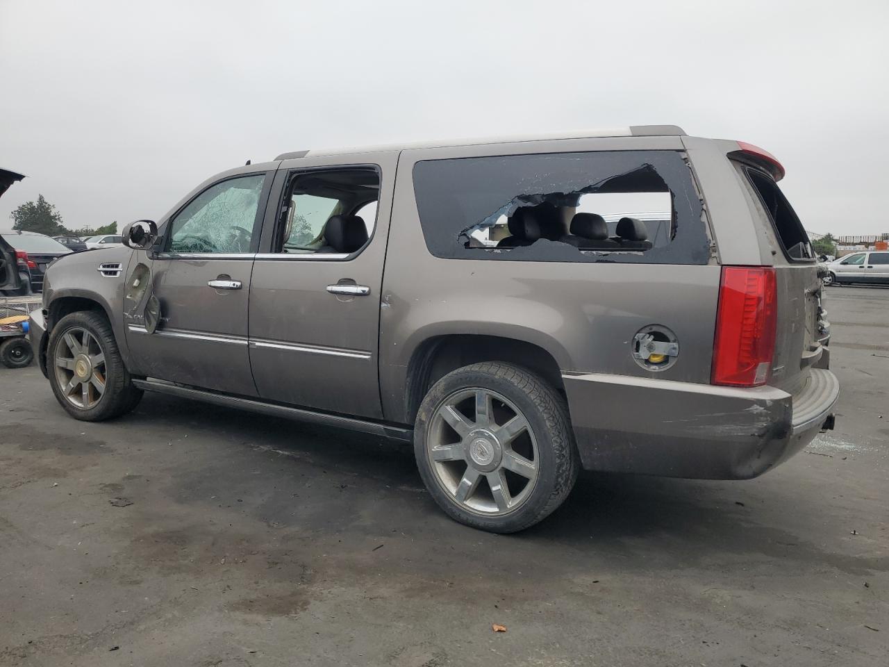 CADILLAC ESCALADE ESV PREMIUM