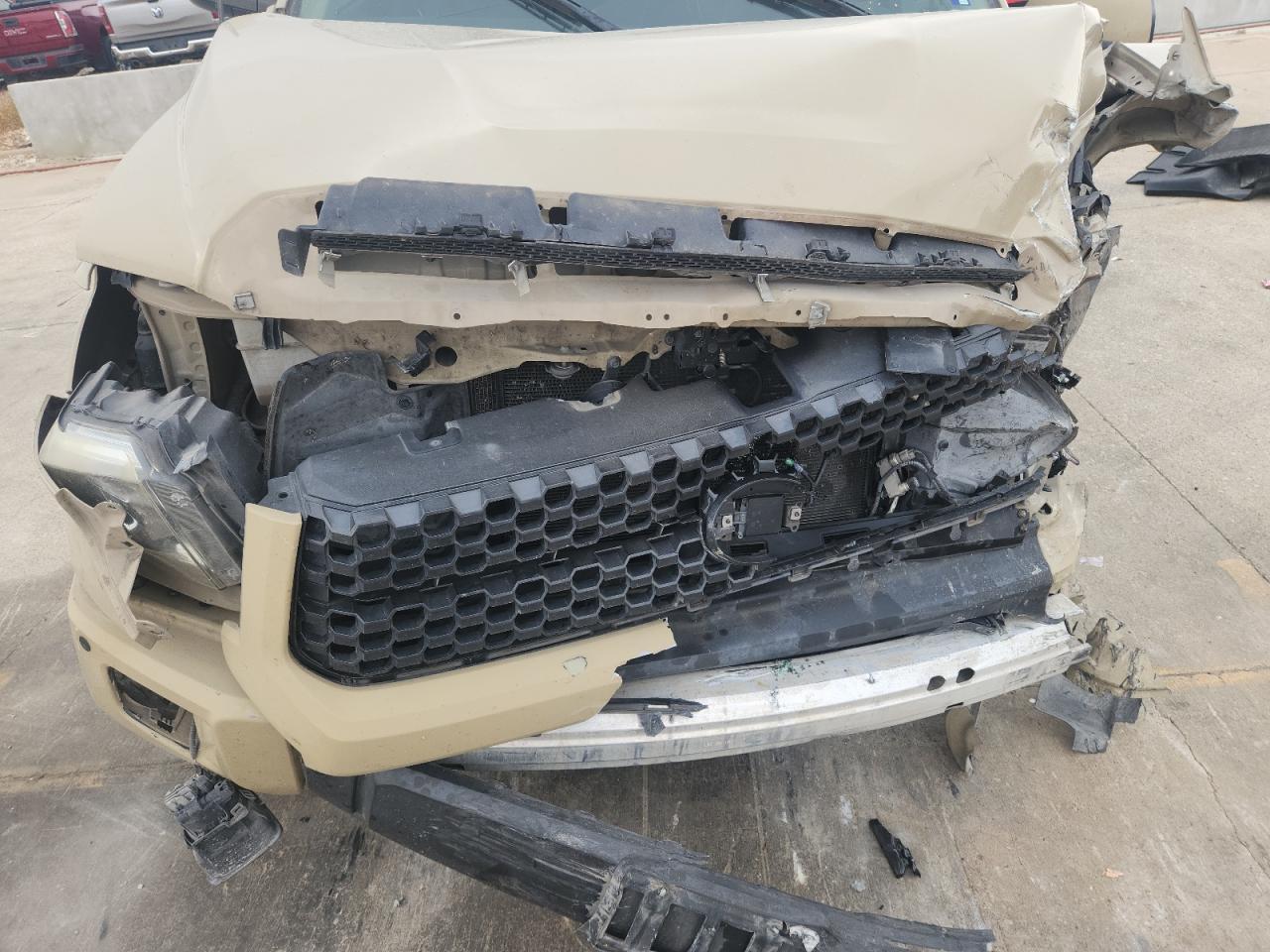 TOYOTA TUNDRA CREWMAX LIMITED