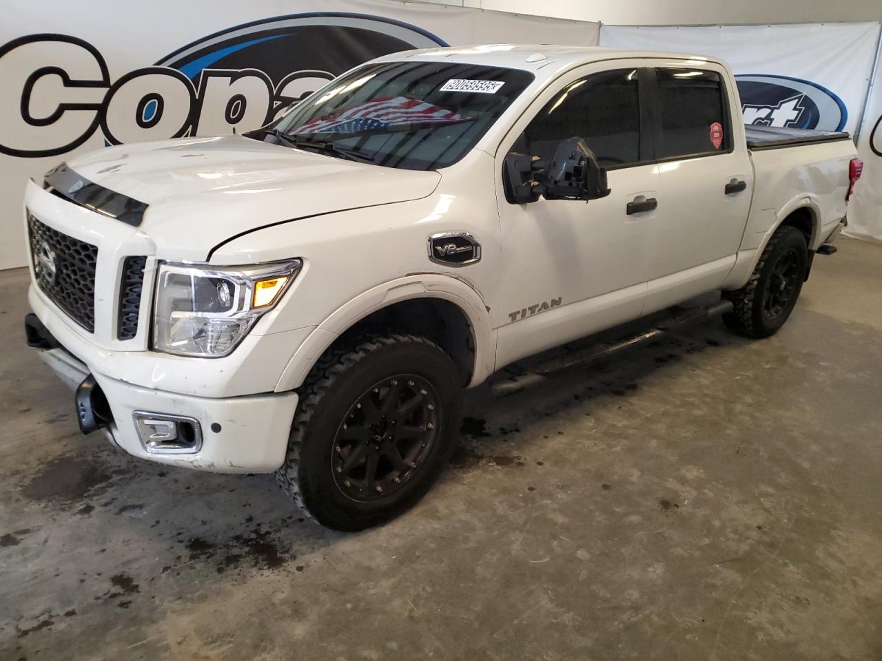 NISSAN TITAN SV