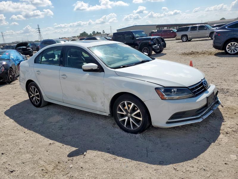 2018 VOLKSWAGEN JETTA SE 3VWDB7AJ4JM260599