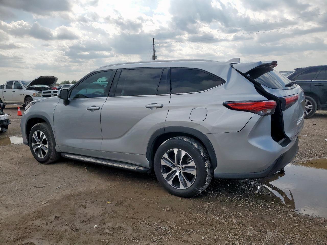 TOYOTA HIGHLANDER HYBRID XLE