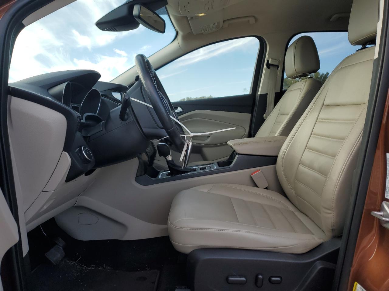 FORD ESCAPE TITANIUM