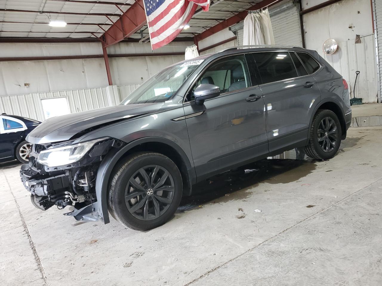 VOLKSWAGEN TIGUAN SE