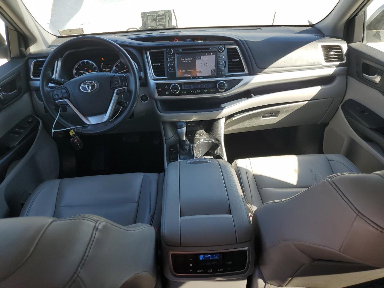 TOYOTA HIGHLANDER SE