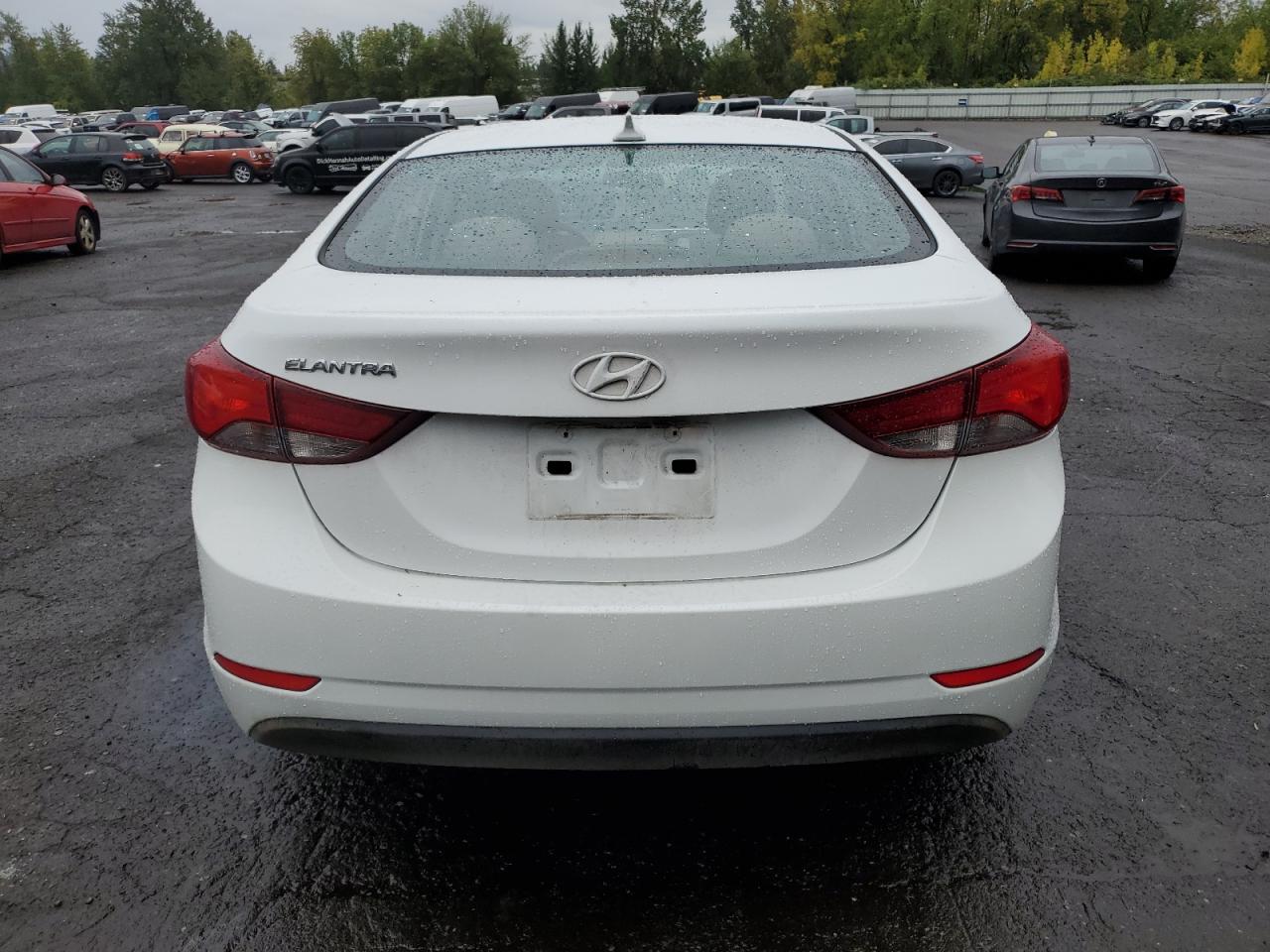 HYUNDAI ELANTRA SE