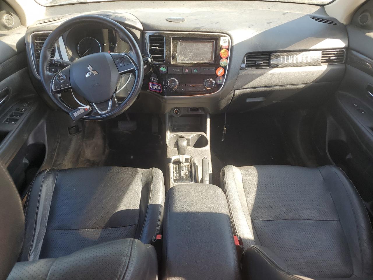 MITSUBISHI OUTLANDER SE
