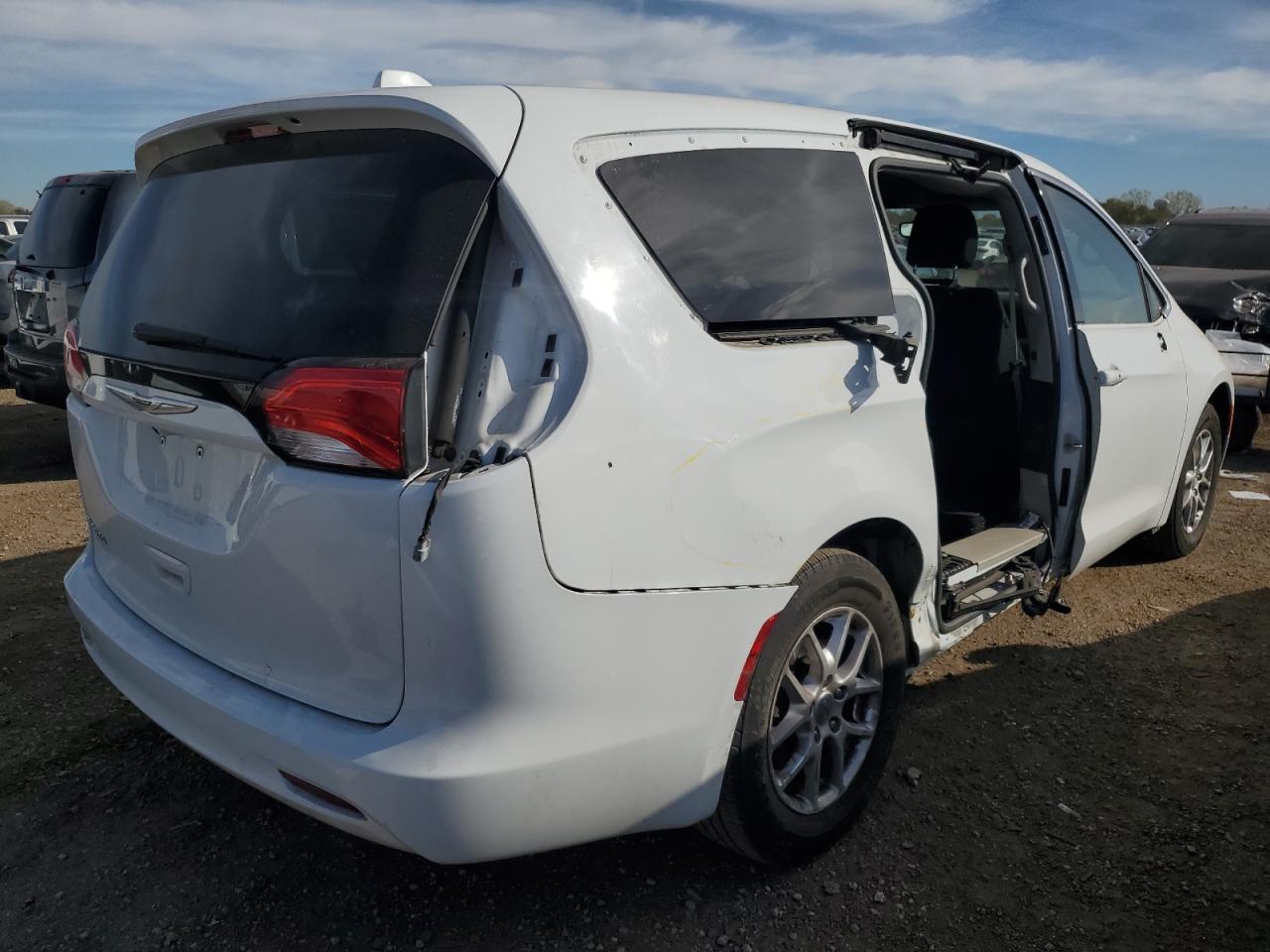 CHRYSLER PACIFICA TOURING