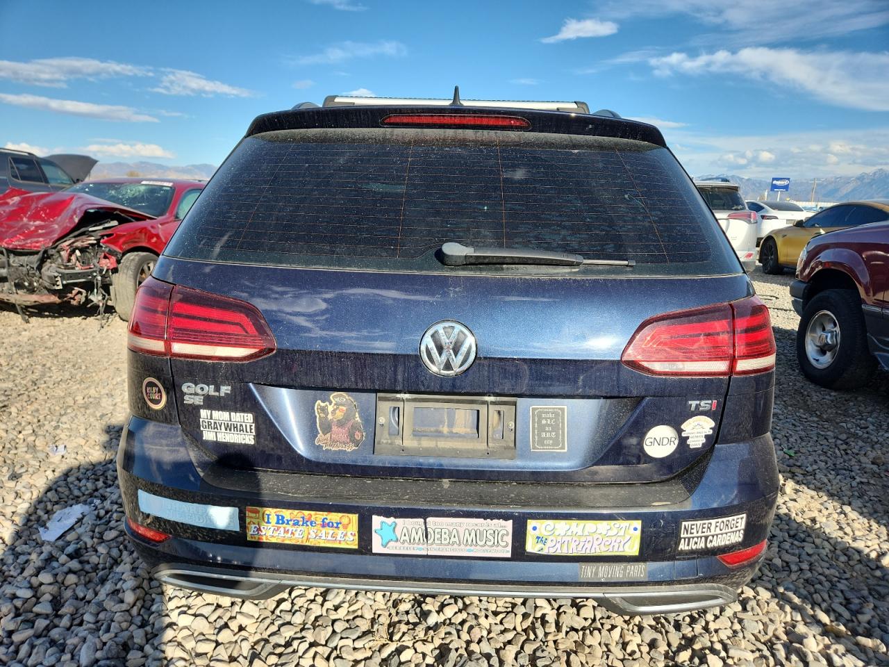 VOLKSWAGEN GOLF SPORTSVAN S