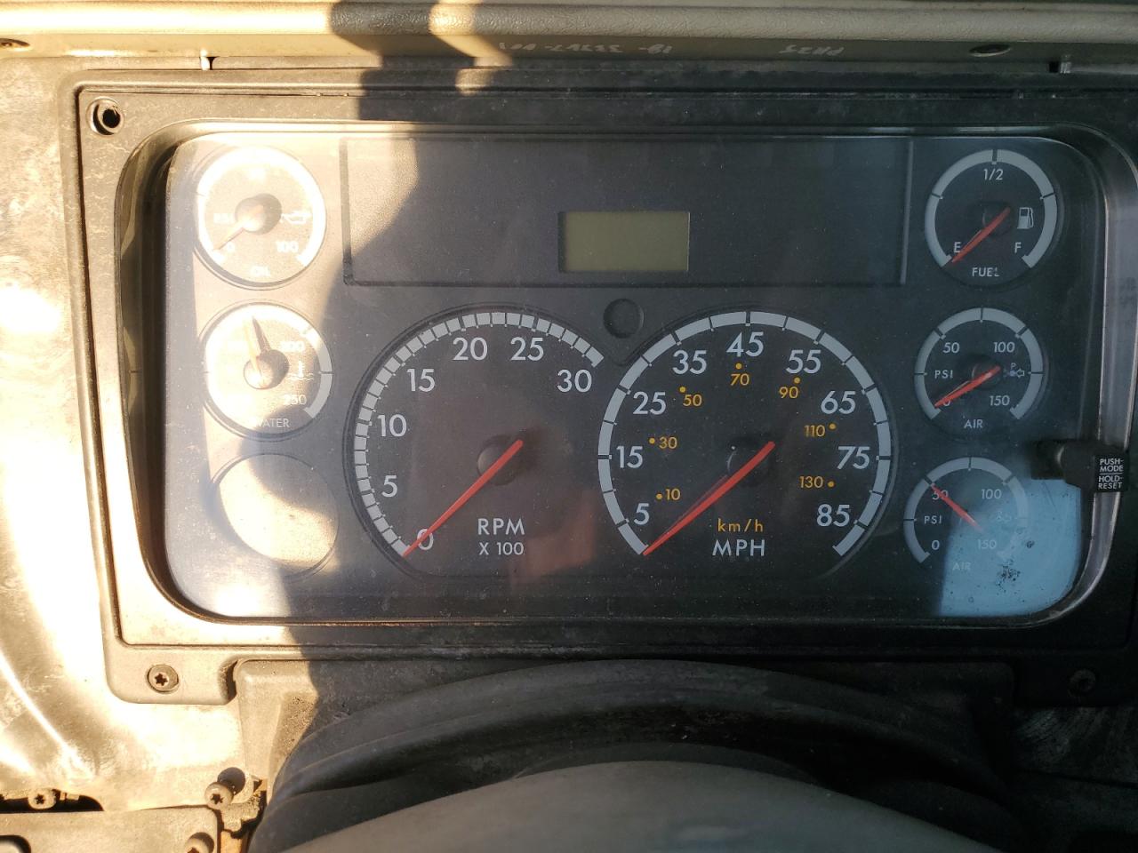 Lot #3290045260 2001 FREIGHTLINER CONVENTNL