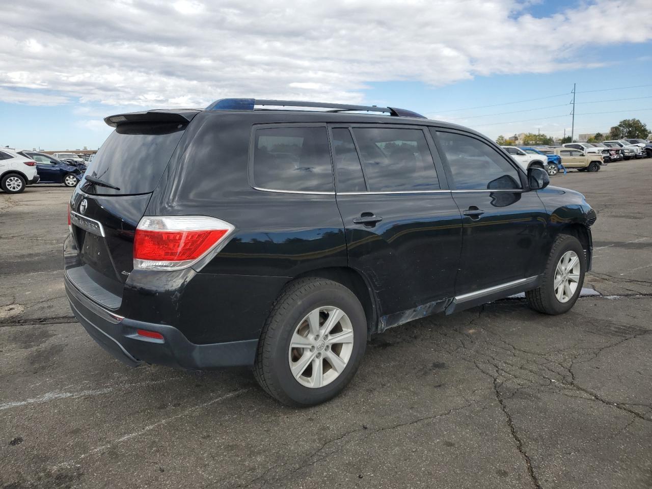 TOYOTA HIGHLANDER BASE