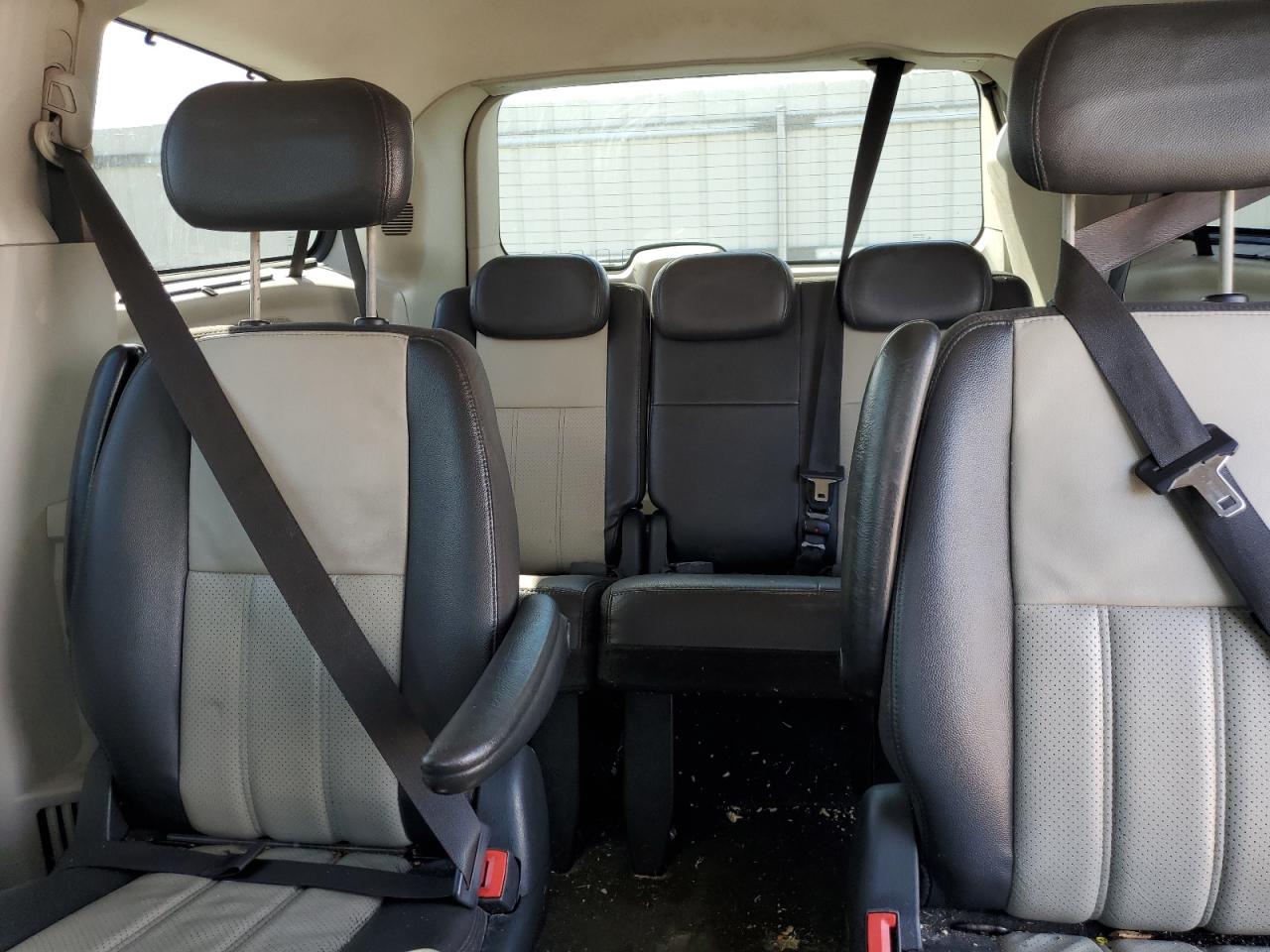 CHRYSLER TOWN & COUNTRY TOURING PLUS