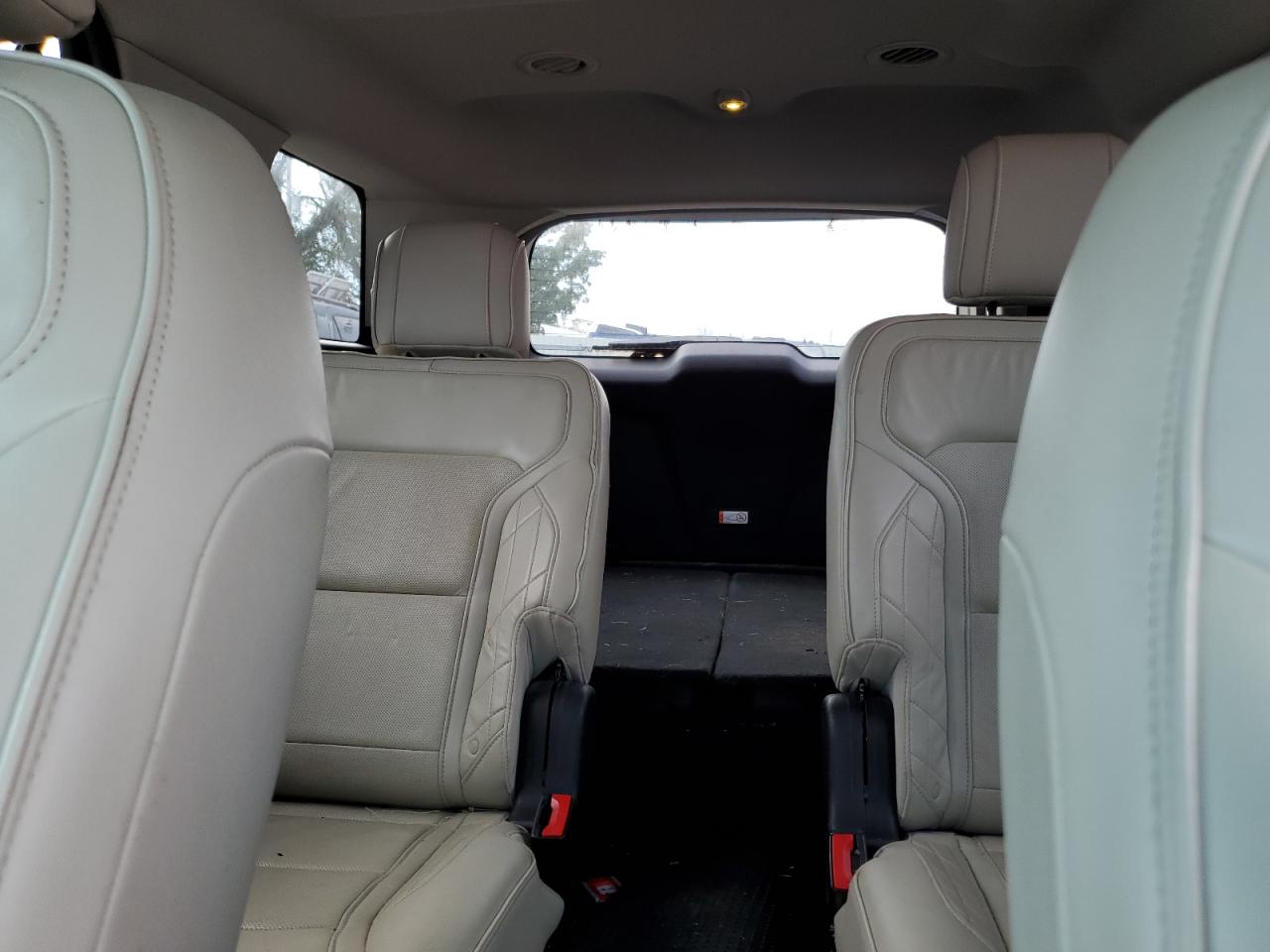 FORD EXPLORER PLATINUM