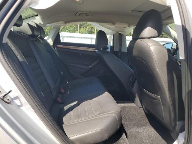 2017 VOLKSWAGEN PASSAT SEL 1VWCT7A33HC062277