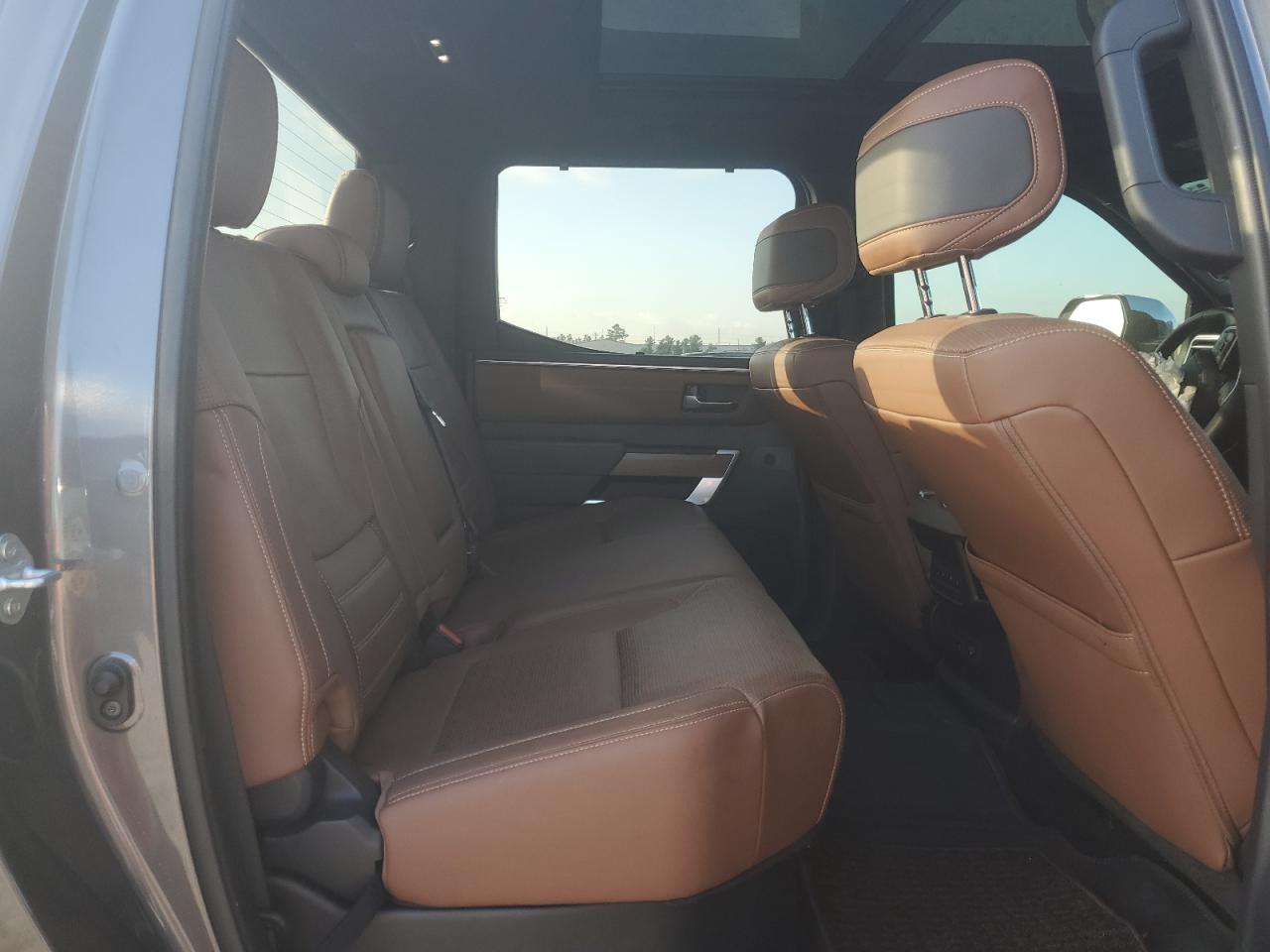 TOYOTA TUNDRA CREWMAX PLATINUM