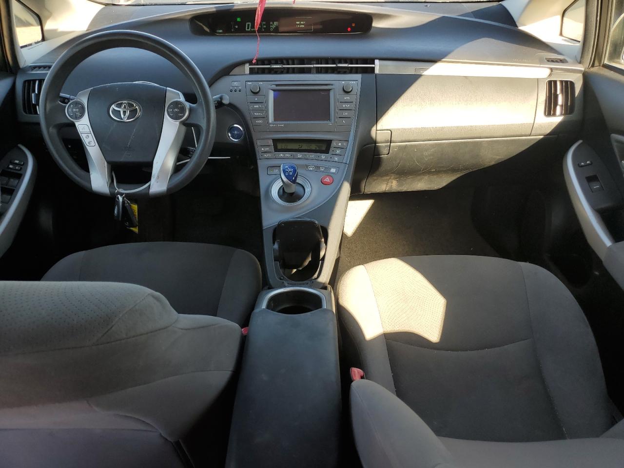 TOYOTA PRIUS PLUG-IN