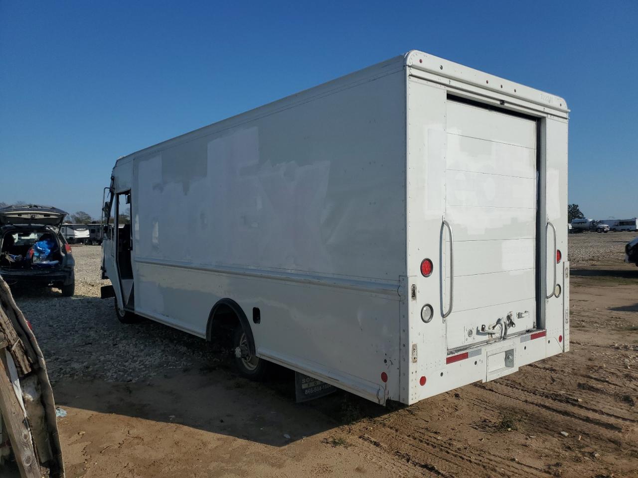 FORD ECONOLINE E450 SUPER DUTY COMMERCIAL STRIPPED CHASSIS