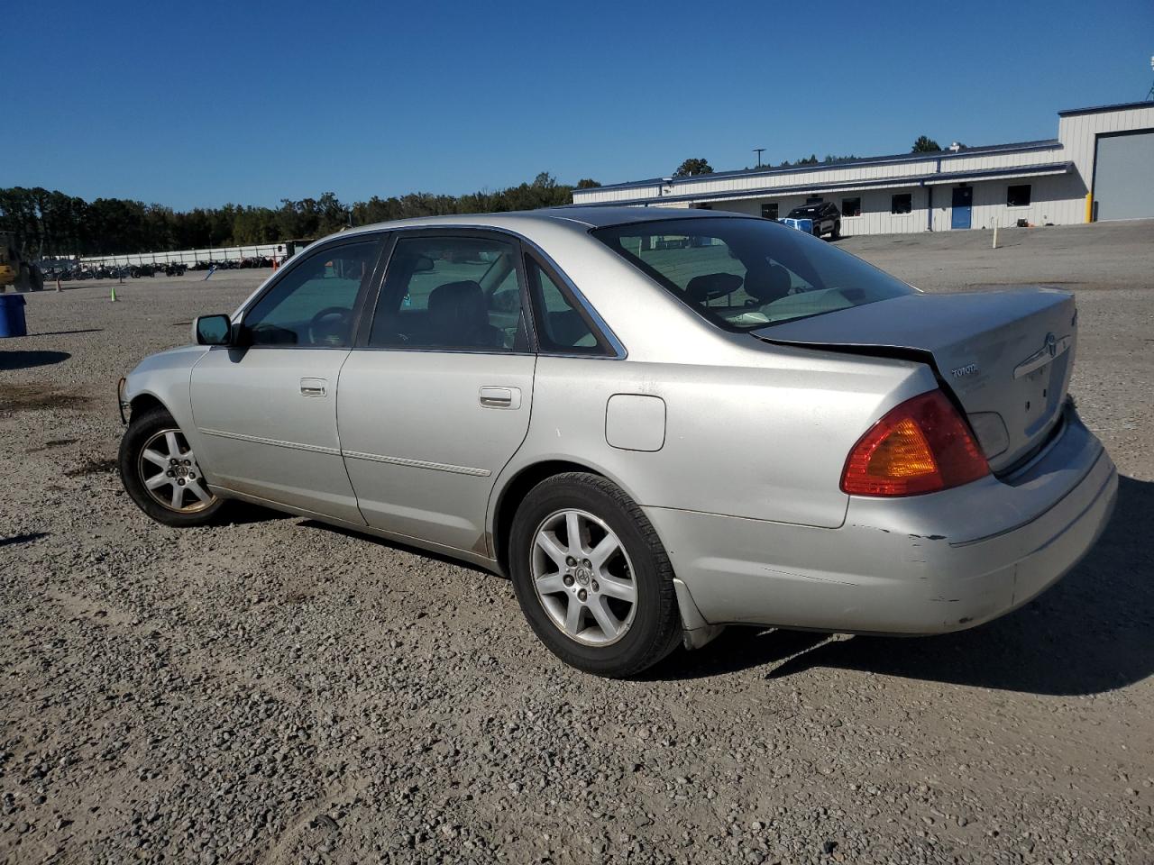 Lot #3298143281 2002 TOYOTA AVALON XL