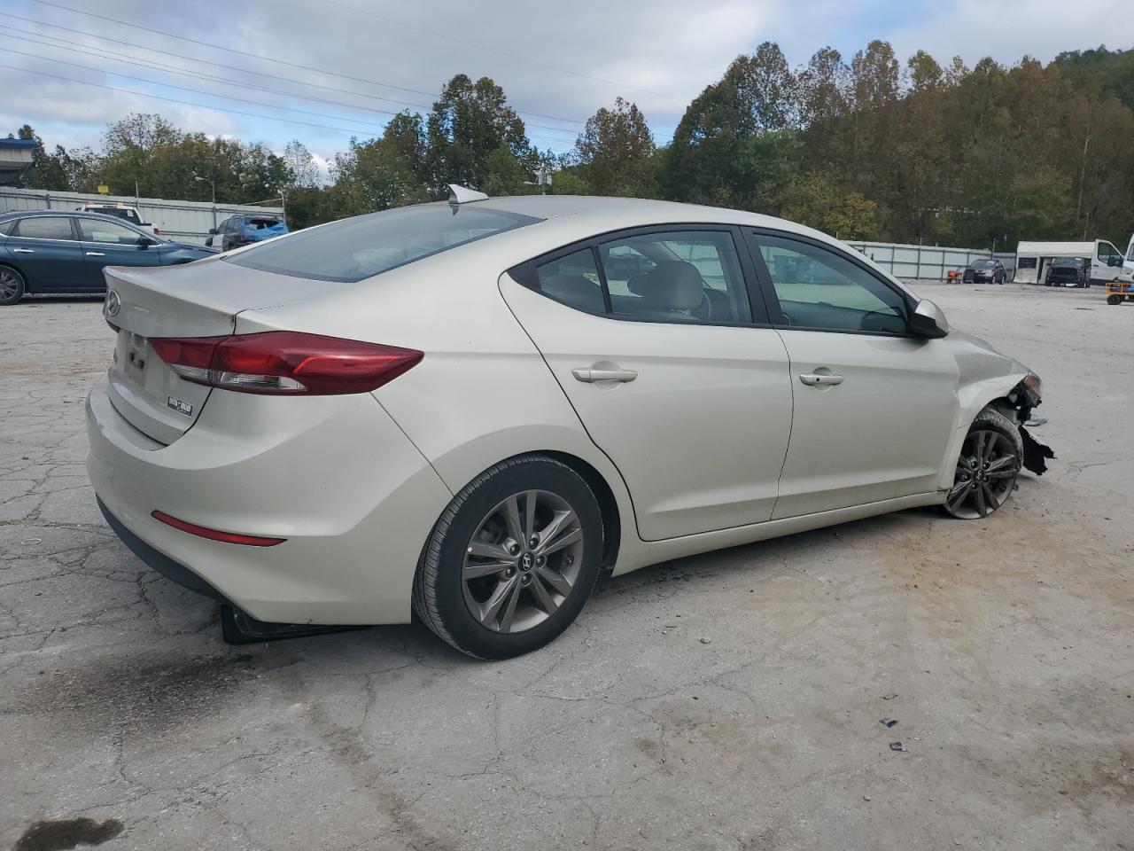HYUNDAI ELANTRA SEL